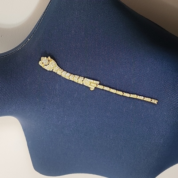 Vintage Long Gold Textured Articulated Cat Brooch Pin - Picture 10 of 10